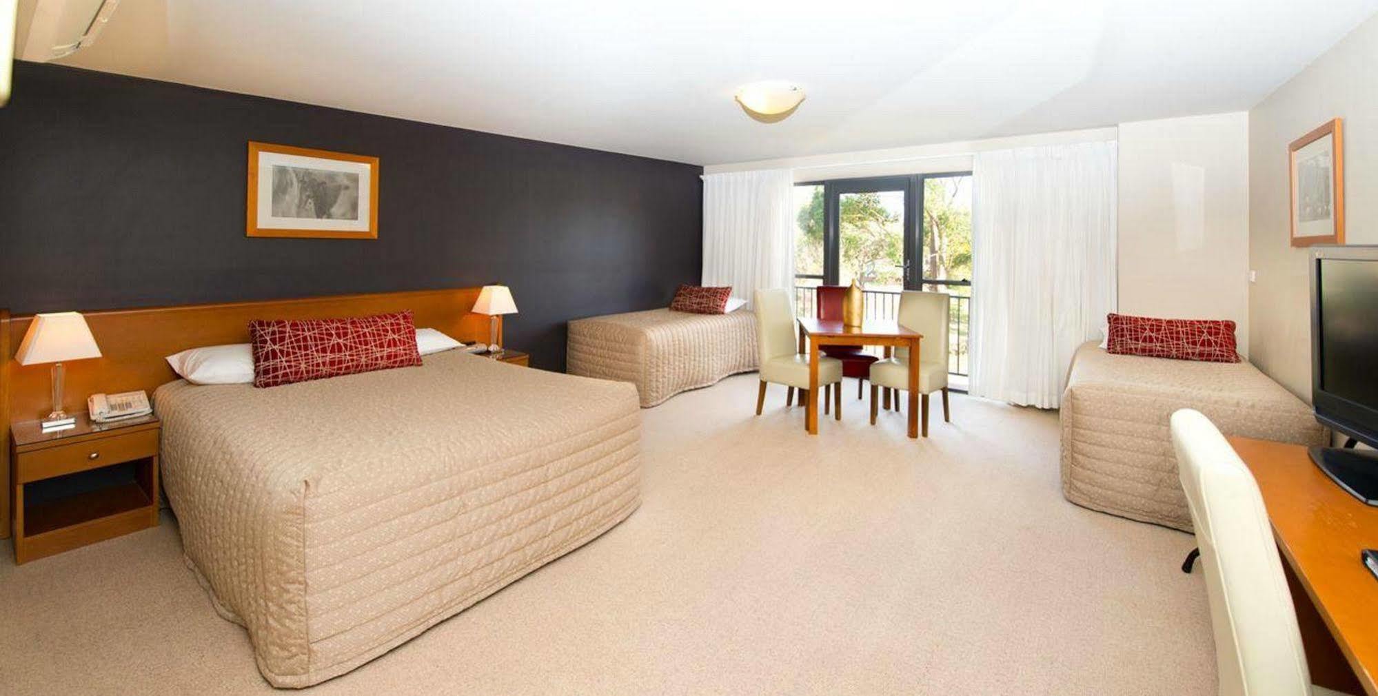 Berry Village Boutique Motel Extérieur photo
