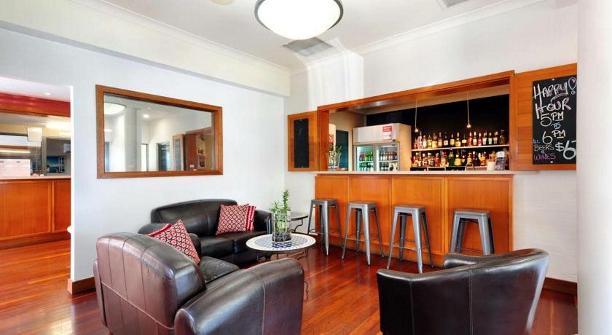 Berry Village Boutique Motel Extérieur photo